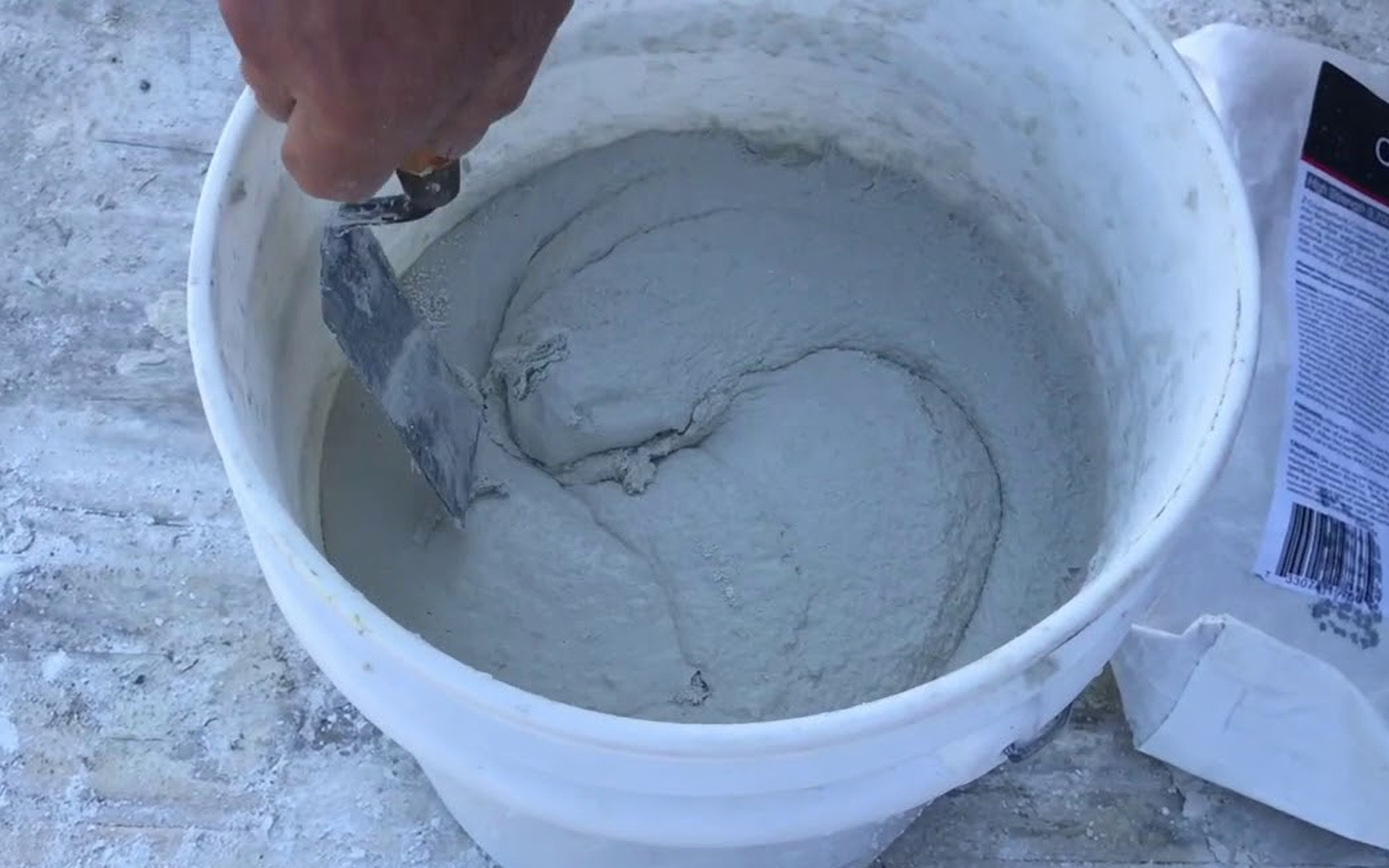 تفاوت فوق روان کننده بتن و روان کننده بتن